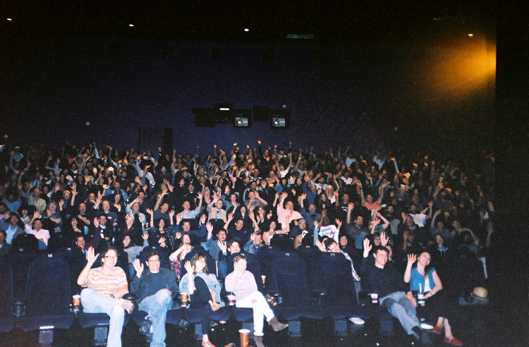 crowd_wave